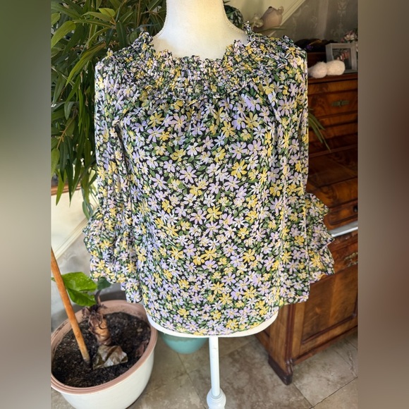 CeCe ladies floral, wrinkle, free blouse size medium excellent condition - Picture 12 of 15